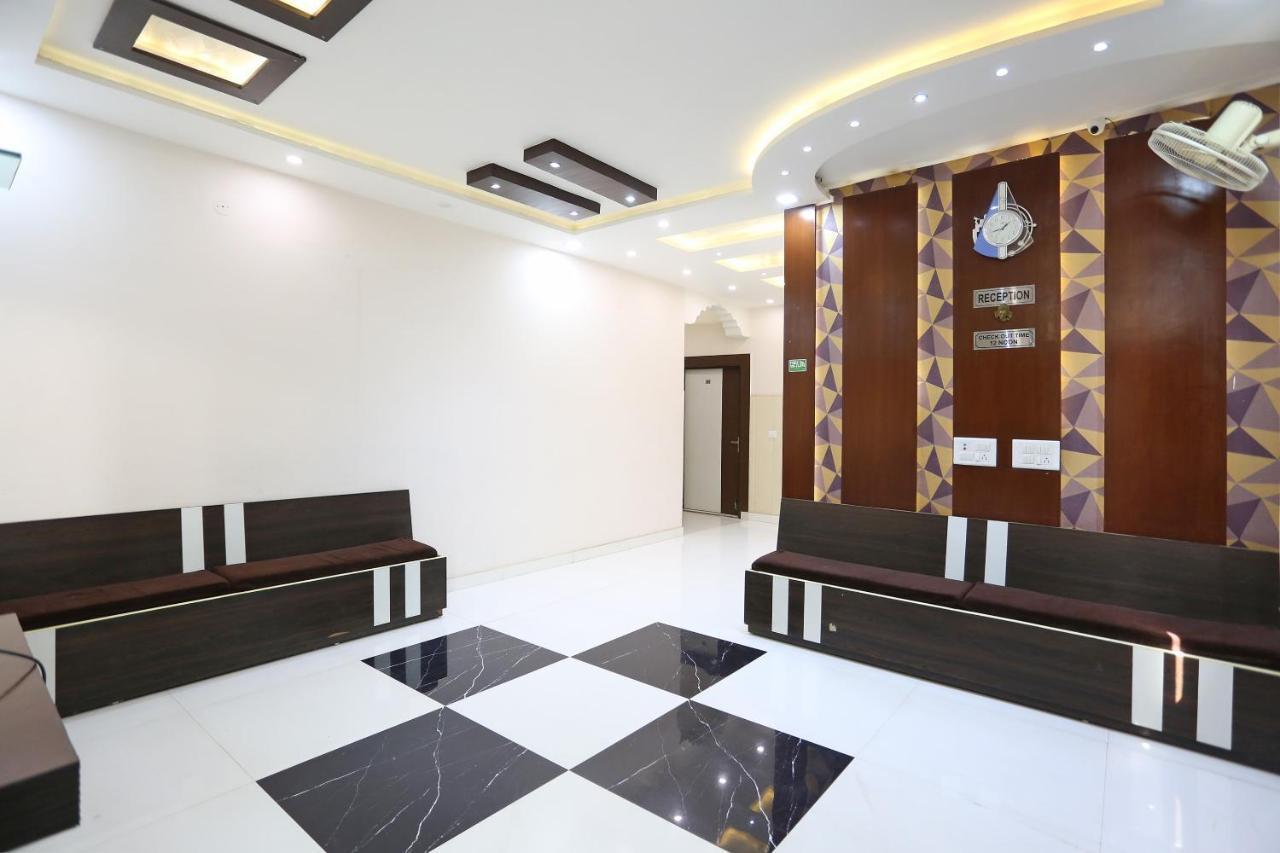 Oyo 3202 Hotel Gayatri Residency Агра Экстерьер фото