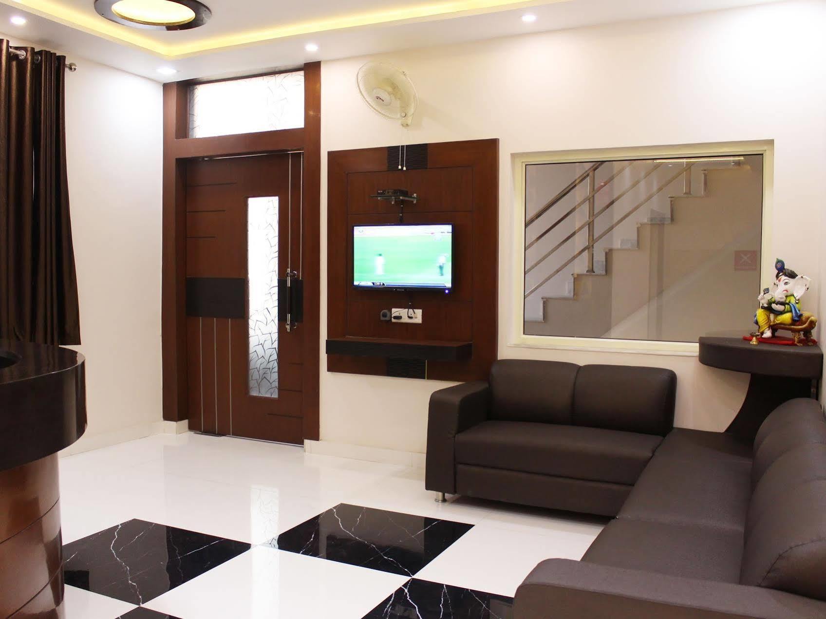 Oyo 3202 Hotel Gayatri Residency Агра Экстерьер фото